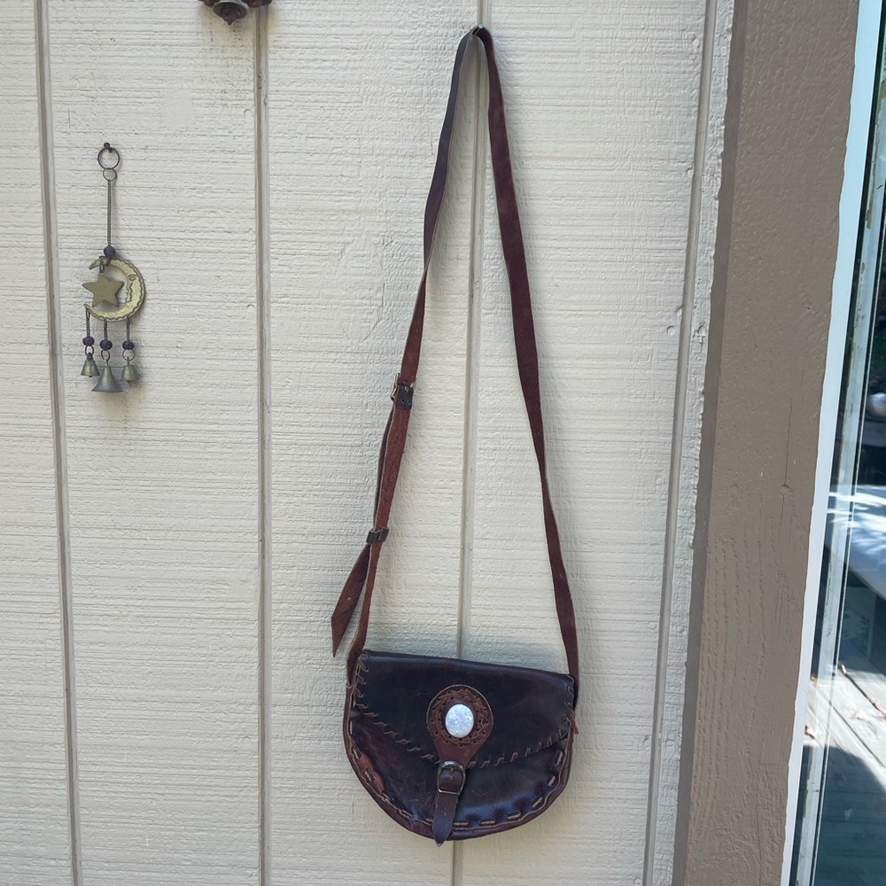 Dark brown leather boho saddleback purse with agate from Guatemala